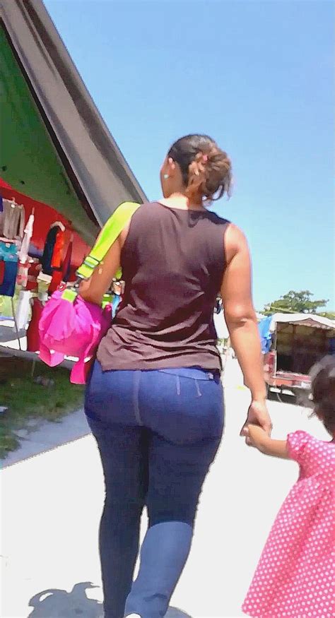 BIG BOOTY LATINA CANDID TEEN (3)